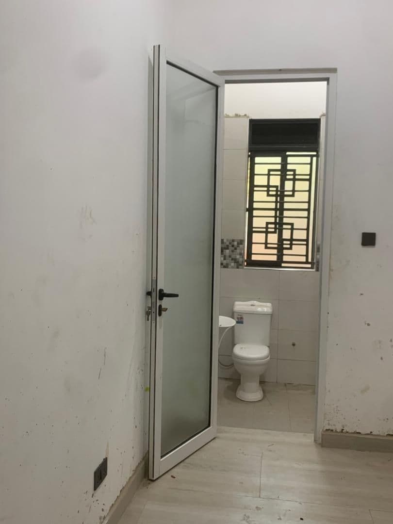 Column / Swing Doors — photo 3